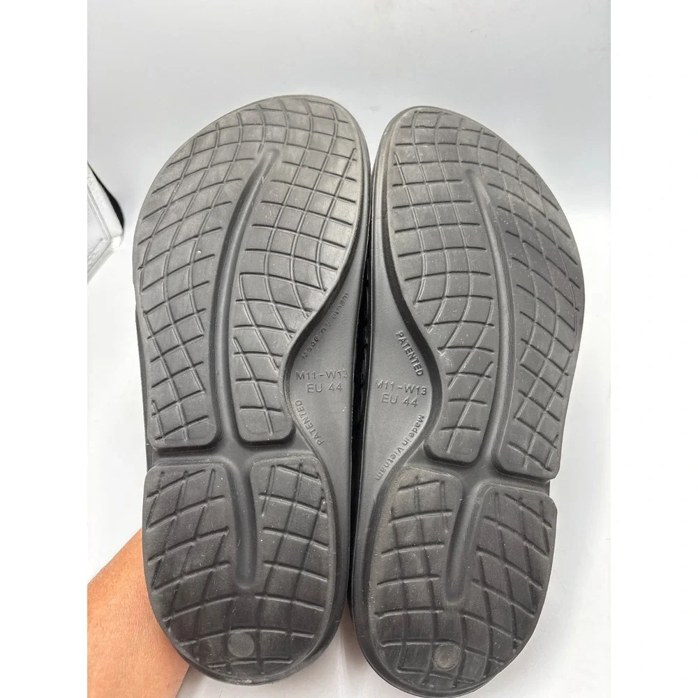 OOFOS MEN'S OOAHH SPORT FLEX SANDAL - MATTE‎ BLACK- Men's 11 Women's 13